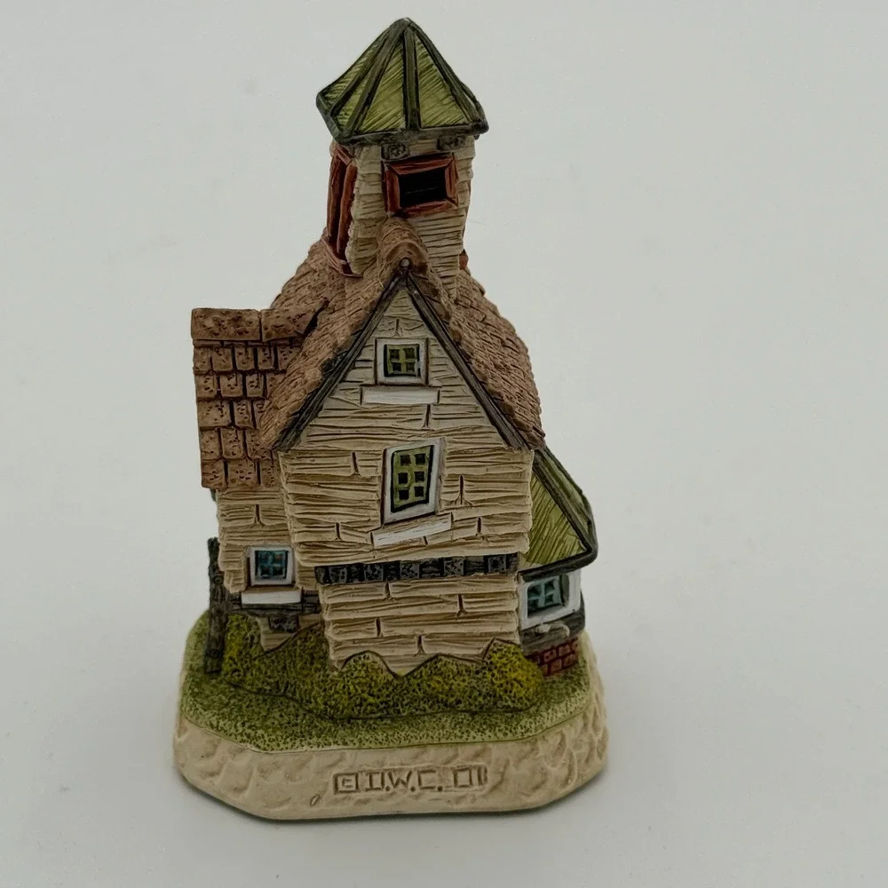 David‎ Winter Cottages The Smoked Salmon D1190 2001 The Dinner Party Collection